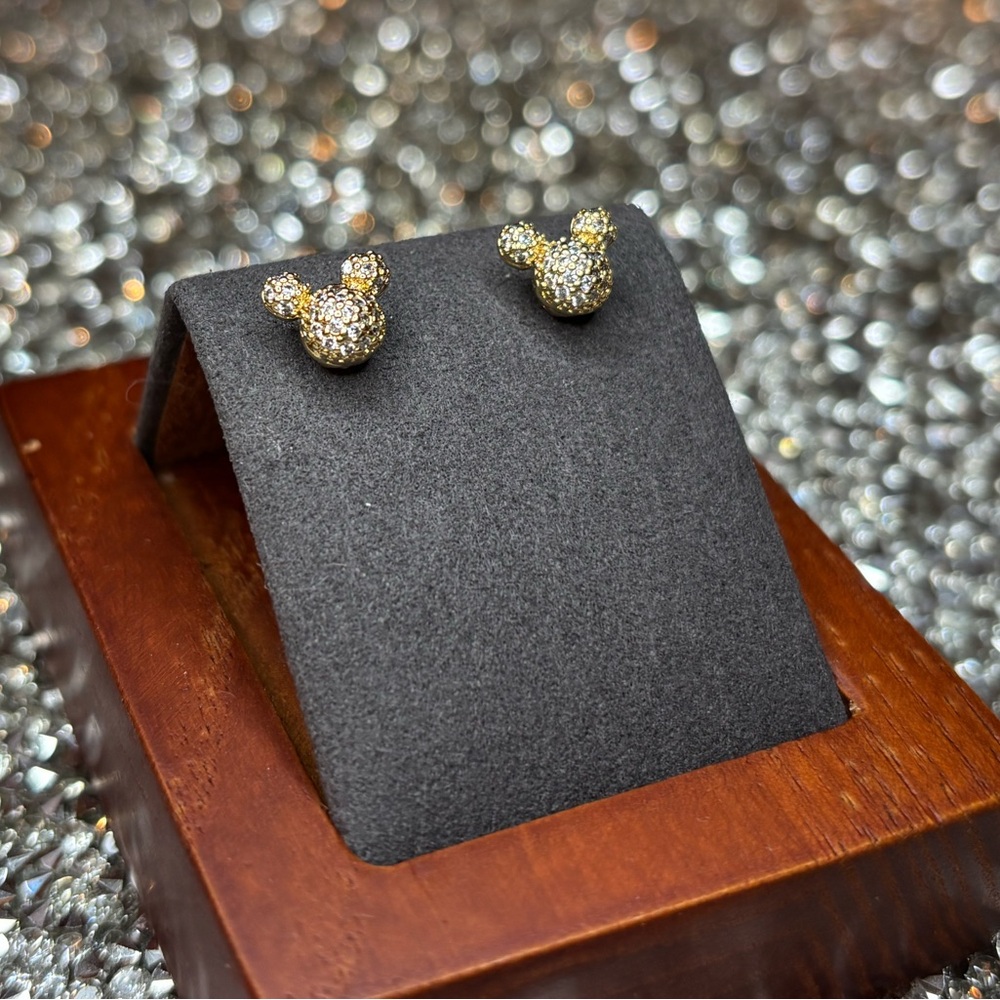 Mouse shaped Gold Stud Earrings NIP - Picture 7 of 7